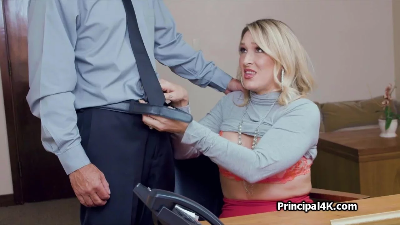 Blonde milf fucked on principals office desk - uiPorn.com